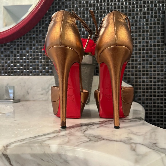 Christian louboutin t-strap platform heels - Picture 7 of 13